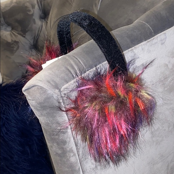 Faux Fur Earmuffs ✨ - Picture 2 of 4